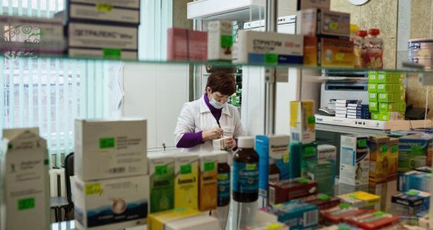 selectie van medicijnen tegen wormen in de apotheek