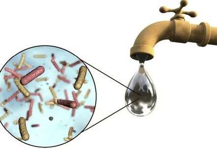 Parasieten in een druppel water uit de kraan